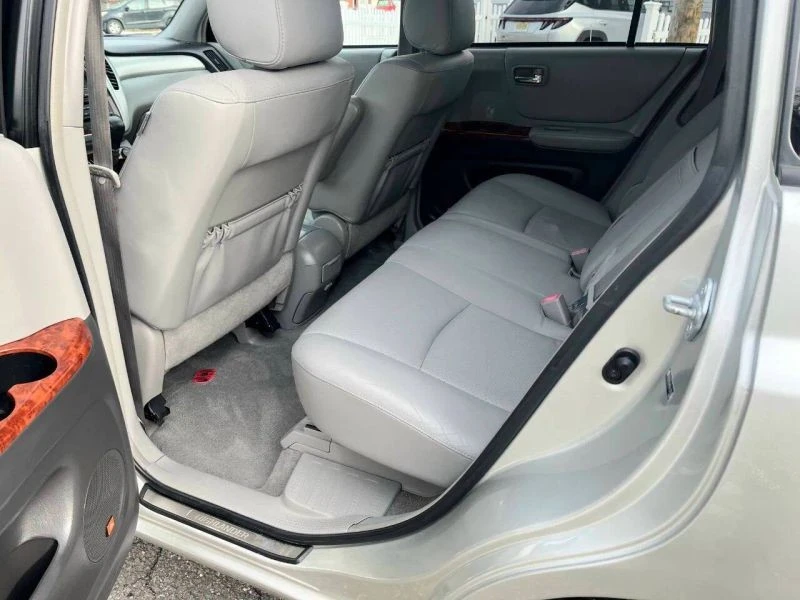 2005 Toyota Highlander - Image 6 of 11
