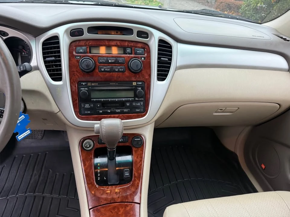 2005 Toyota Highlander - Image 14 of 17