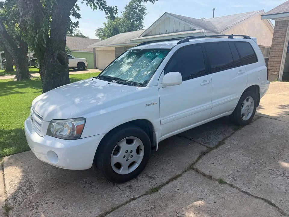 2005 Toyota Highlander - Image 2 of 13