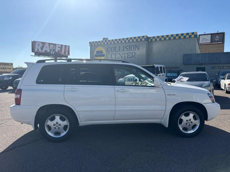 2005 Toyota Highlander - Image 8 of 21