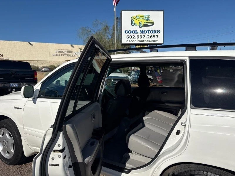 2005 Toyota Highlander - Image 13 of 21