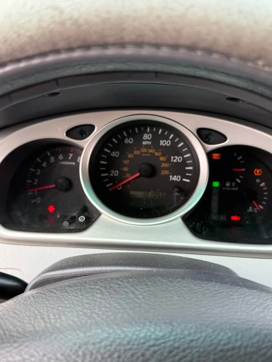 2005 Toyota Highlander - Image 12 of 15