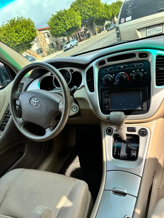 2005 Toyota Highlander - Image 8 of 18