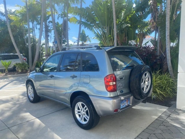 2005 Toyota RAV4 2nd Gen - Image 6 of 21