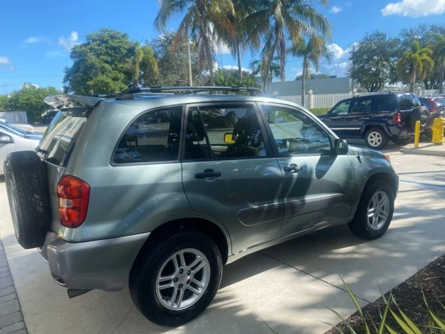 2005 Toyota RAV4 2nd Gen - Image 8 of 21