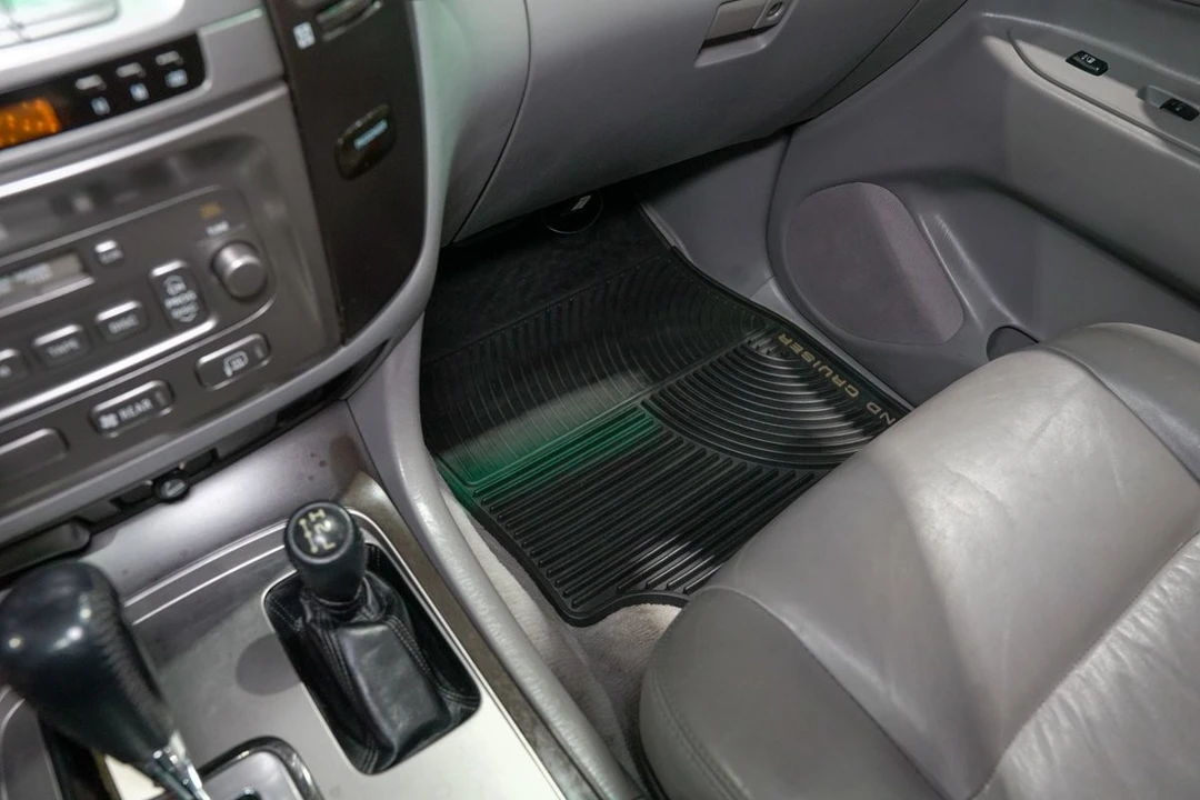 2005 Toyota J100 Land Cruiser - Image 19 of 31
