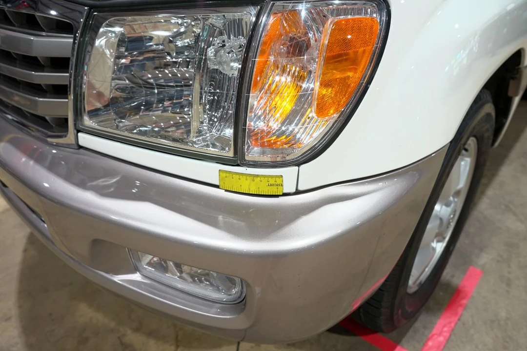 2005 Toyota J100 Land Cruiser - Image 4 of 31