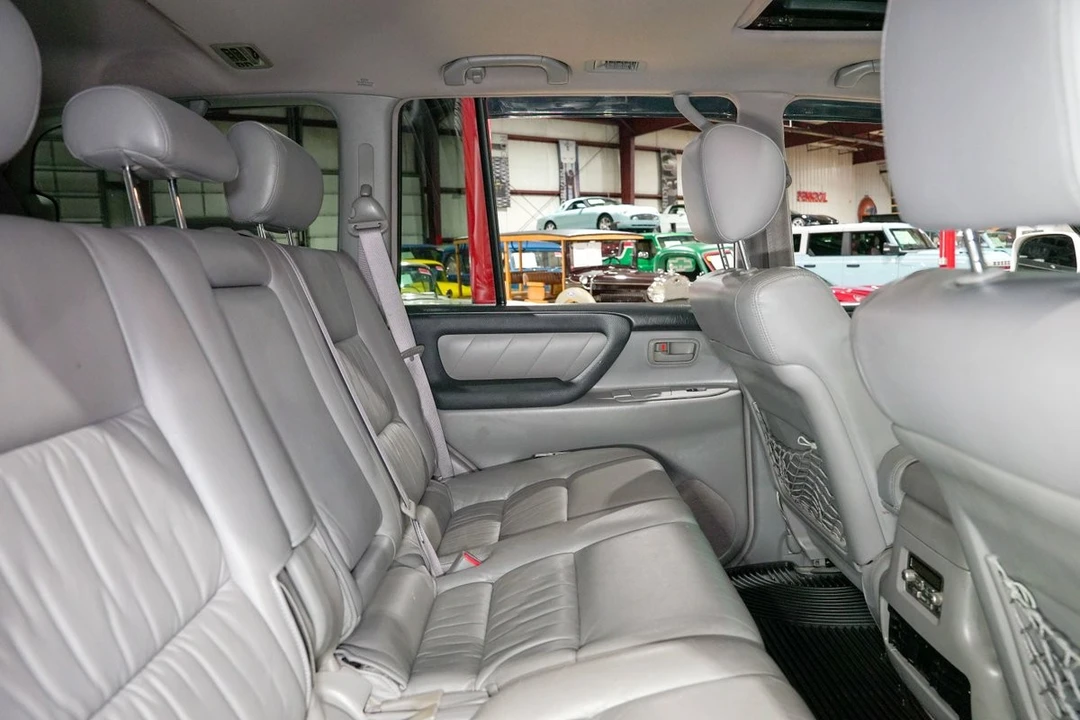 2005 Toyota J100 Land Cruiser - Image 11 of 31