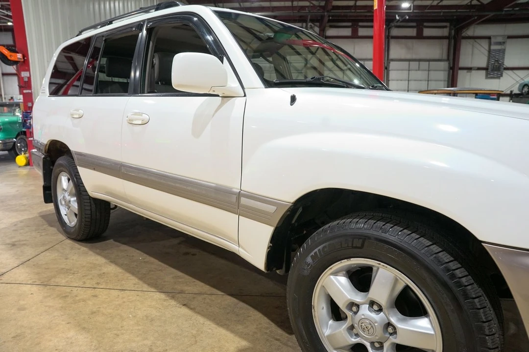 2005 Toyota J100 Land Cruiser - Image 6 of 31
