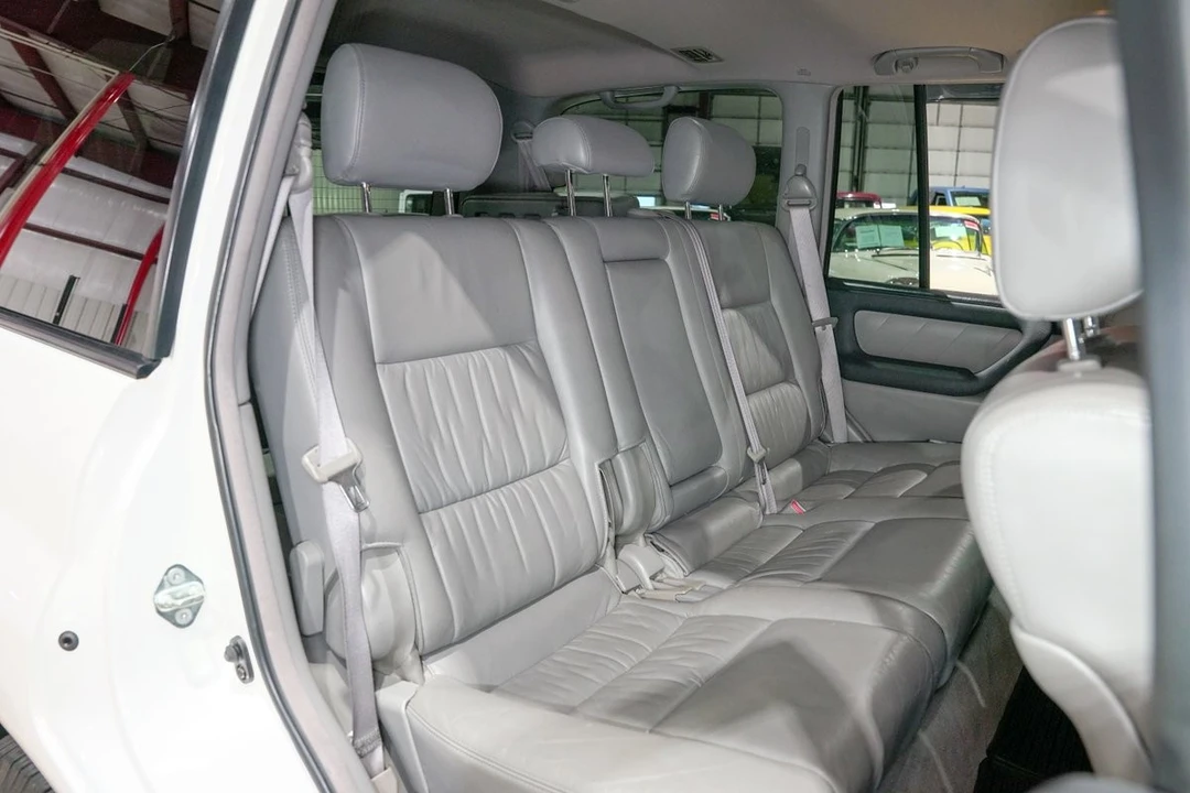 2005 Toyota J100 Land Cruiser - Image 12 of 31