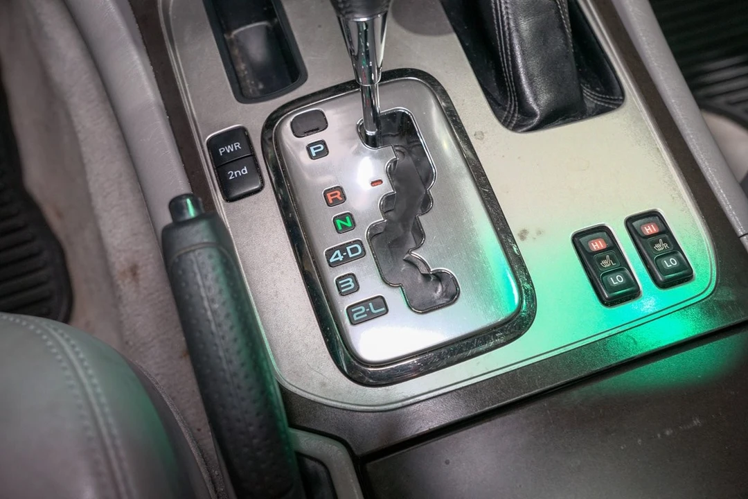 2005 Toyota J100 Land Cruiser - Image 17 of 31