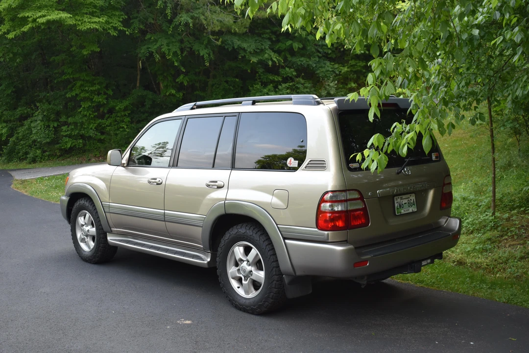 2005 Toyota J100 Land Cruiser - Image 9 of 31