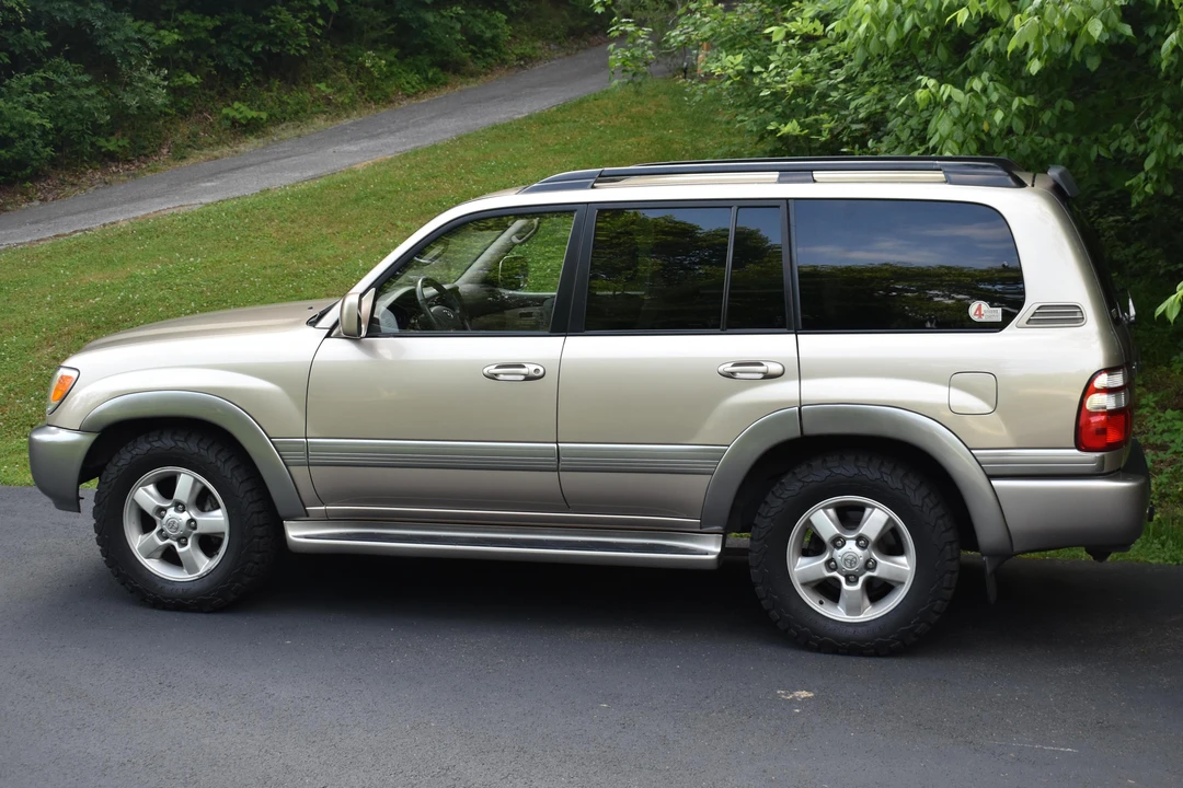 2005 Toyota J100 Land Cruiser - Image 3 of 31