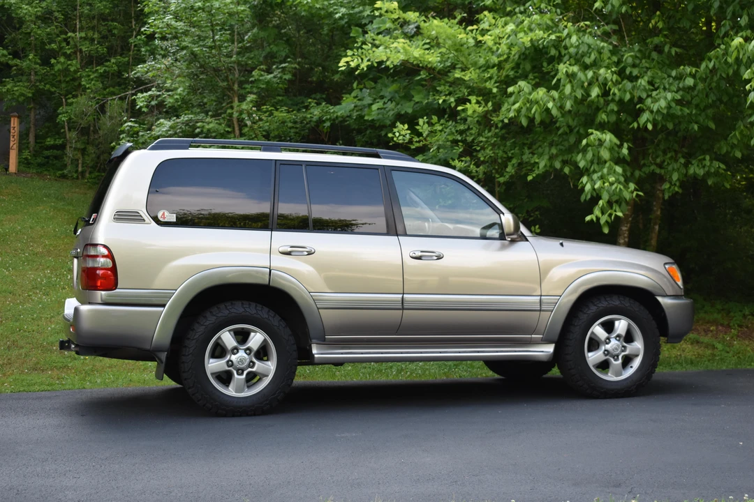 2005 Toyota J100 Land Cruiser - Image 11 of 31