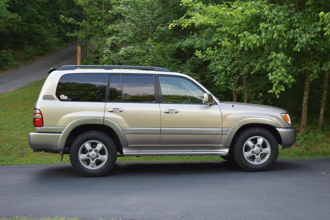 2005 Toyota J100 Land Cruiser - Image 12 of 31