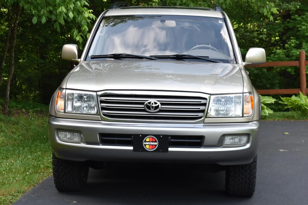 2005 Toyota J100 Land Cruiser - Image 2 of 31