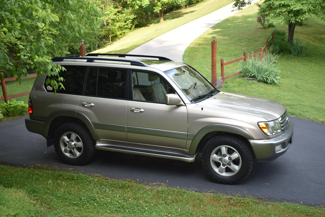 2005 Toyota J100 Land Cruiser - Image 16 of 31