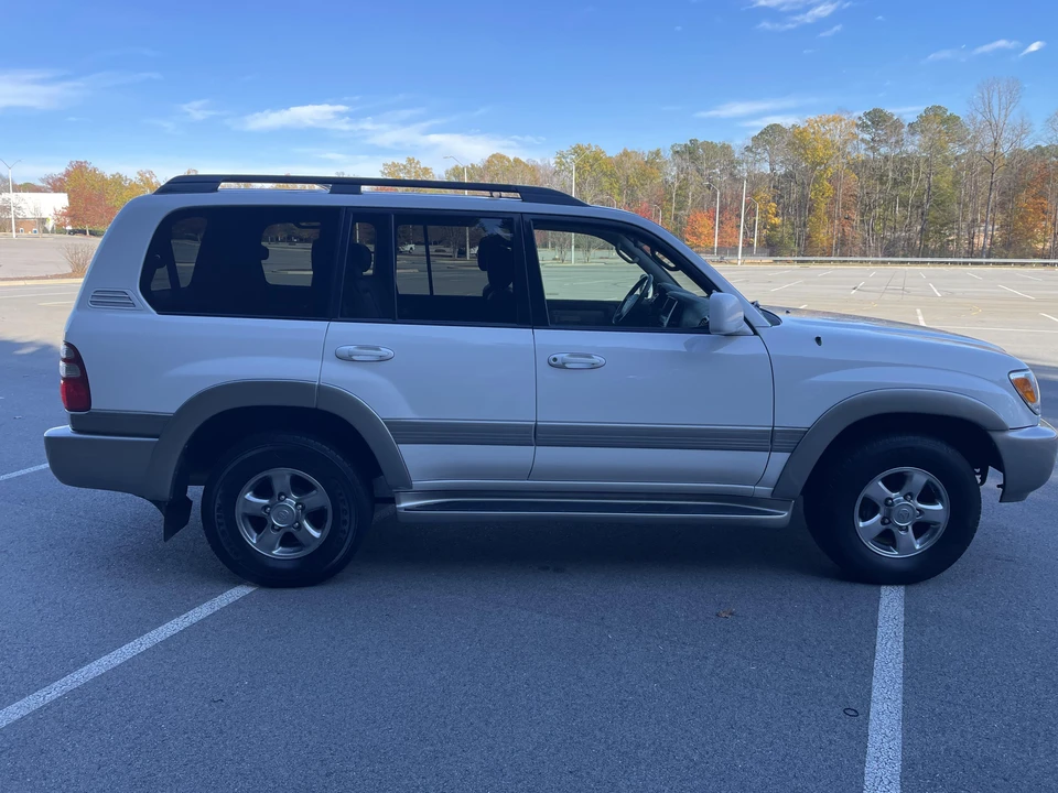 2005 Toyota J100 Land Cruiser - Image 14 of 31