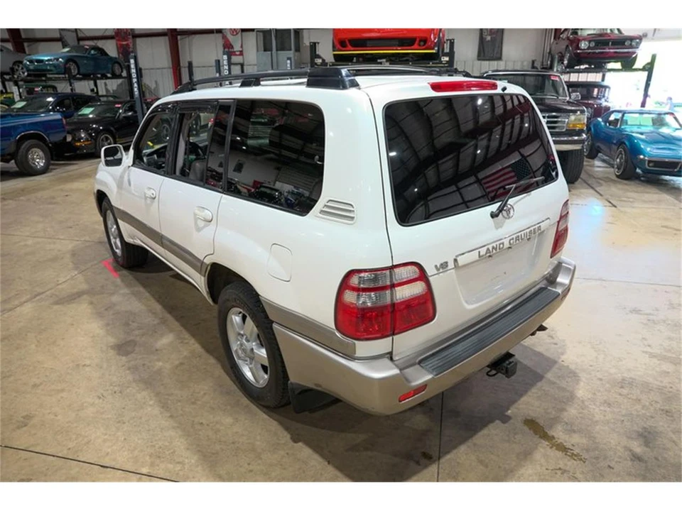 2005 Toyota J100 Land Cruiser - Image 16 of 31