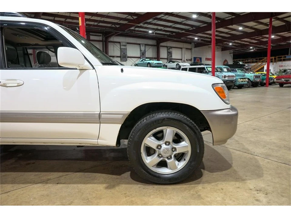 2005 Toyota J100 Land Cruiser - Image 11 of 31