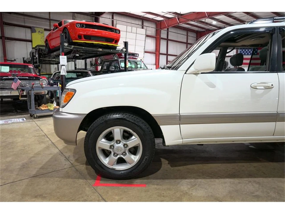 2005 Toyota J100 Land Cruiser - Image 3 of 31