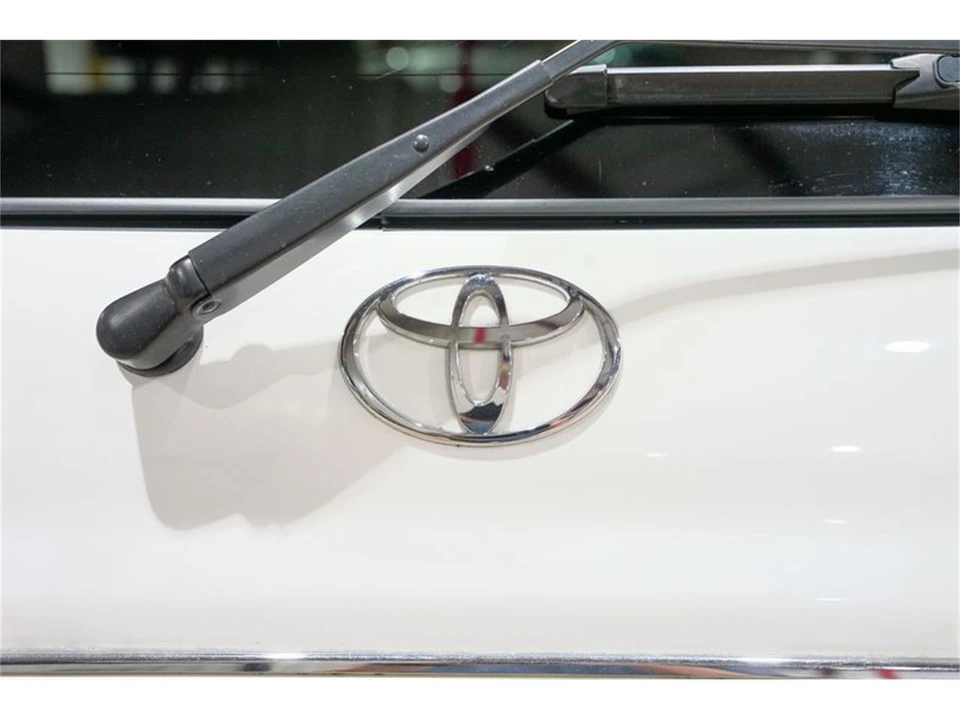 2005 Toyota J100 Land Cruiser - Image 24 of 31