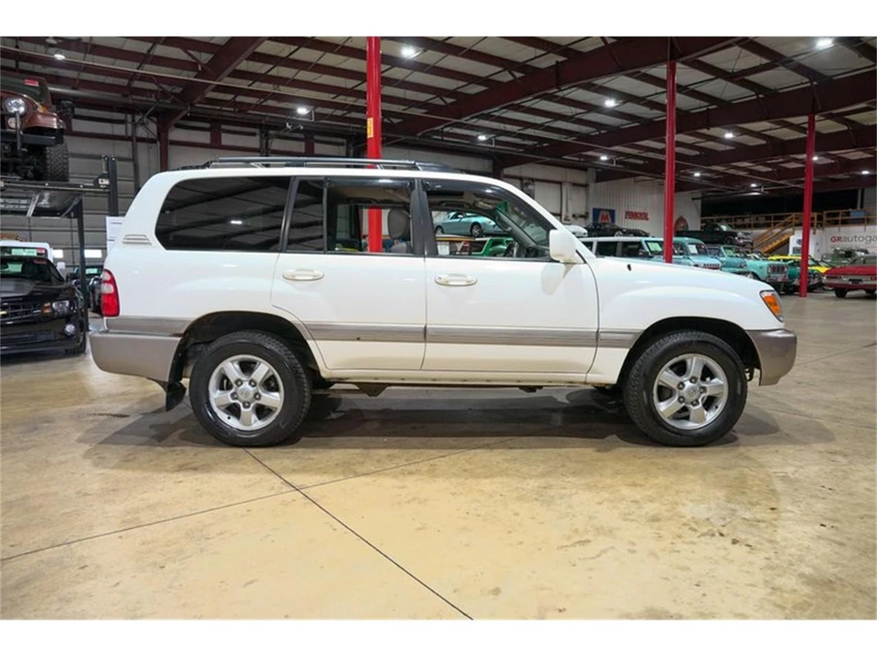 2005 Toyota J100 Land Cruiser - Image 10 of 31