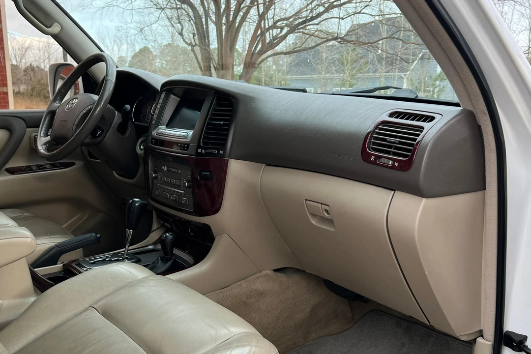 2005 Toyota J100 Land Cruiser - Image 24 of 31