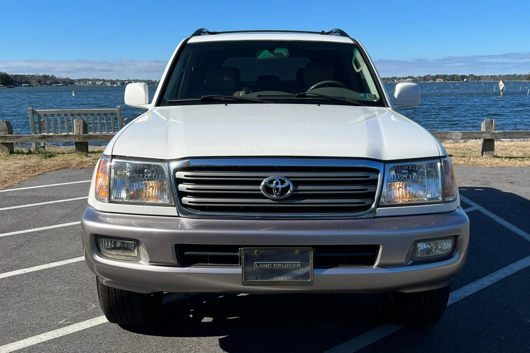2005 Toyota J100 Land Cruiser - Image 2 of 31