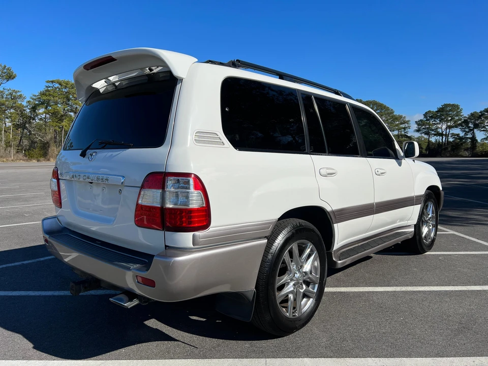 2005 Toyota J100 Land Cruiser - Image 10 of 31