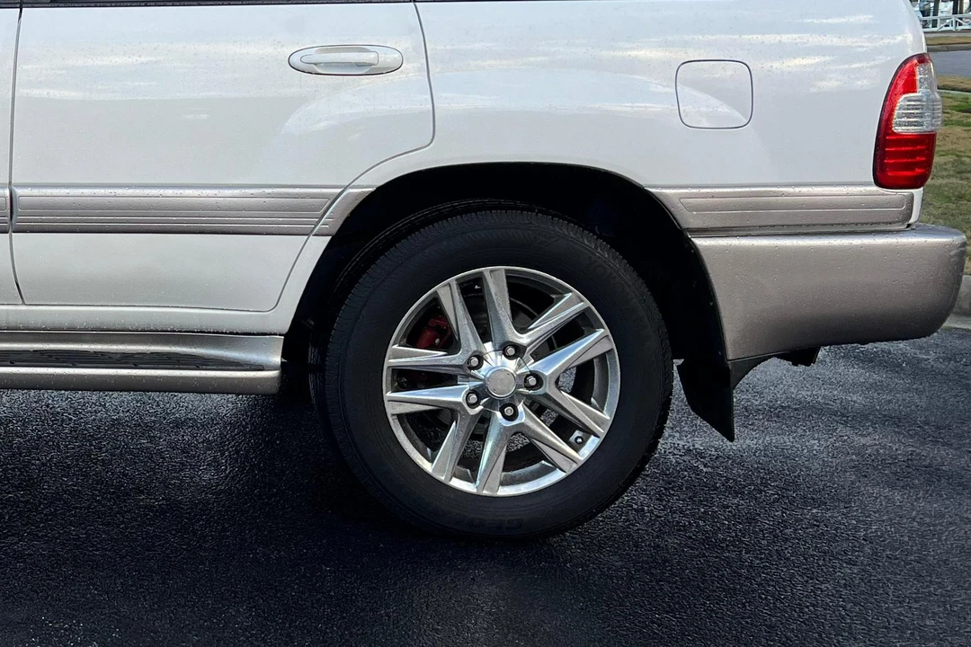 2005 Toyota J100 Land Cruiser - Image 19 of 31