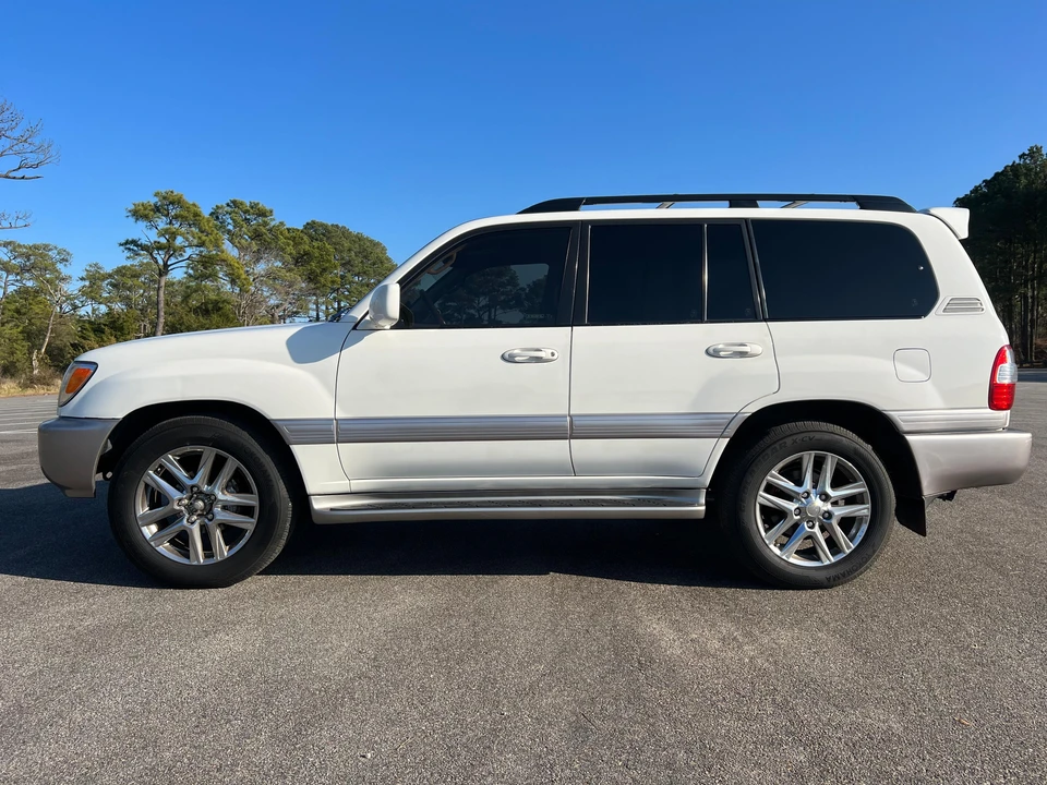 2005 Toyota J100 Land Cruiser - Image 9 of 31