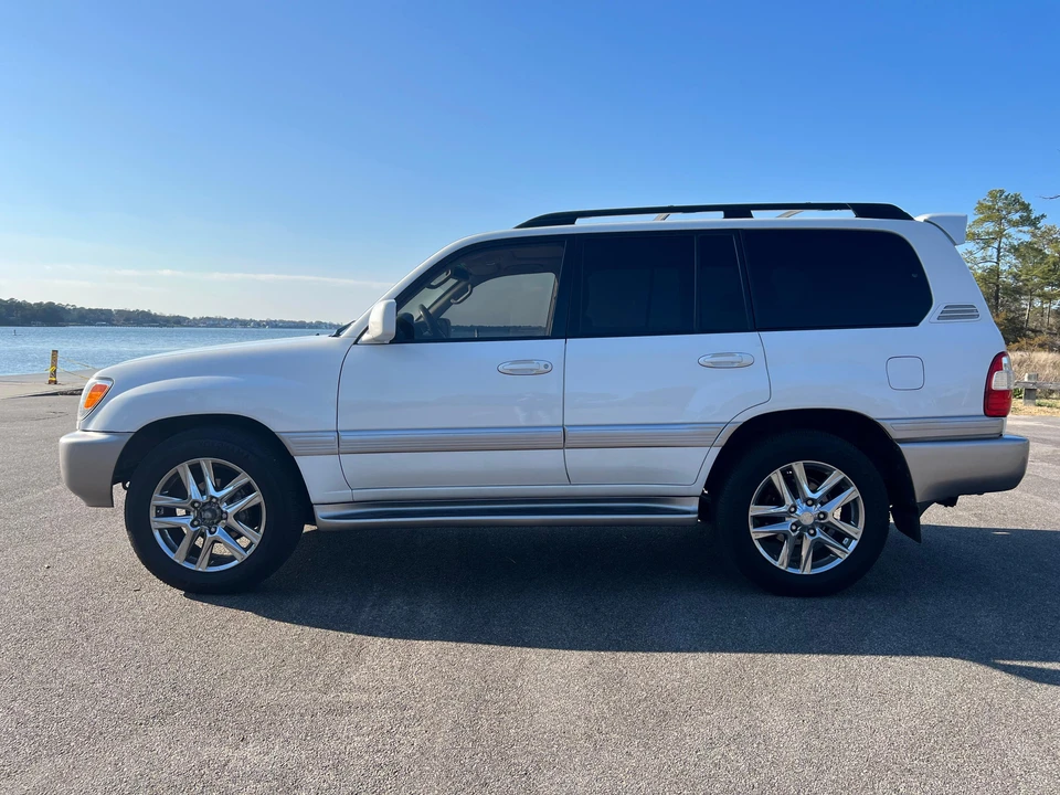2005 Toyota J100 Land Cruiser - Image 8 of 31