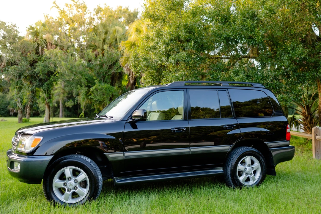2005 Toyota J100 Land Cruiser - Image 12 of 31