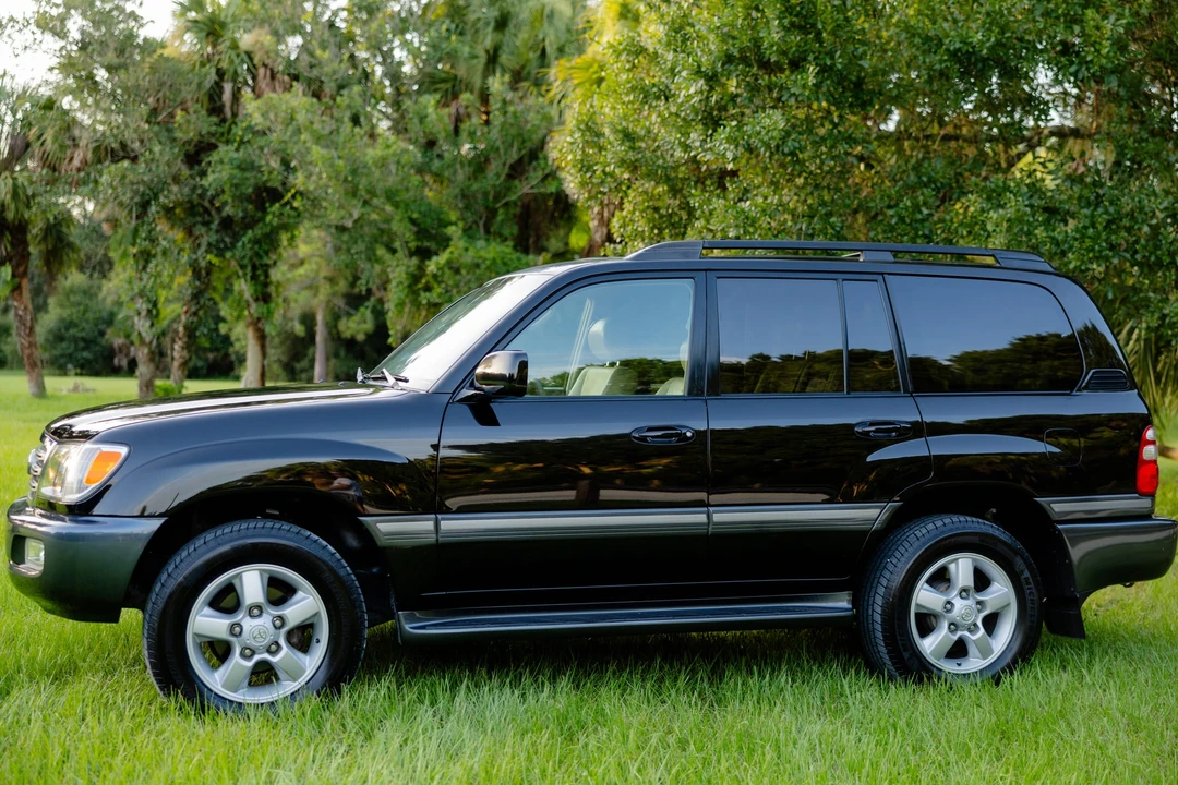 2005 Toyota J100 Land Cruiser - Image 14 of 31