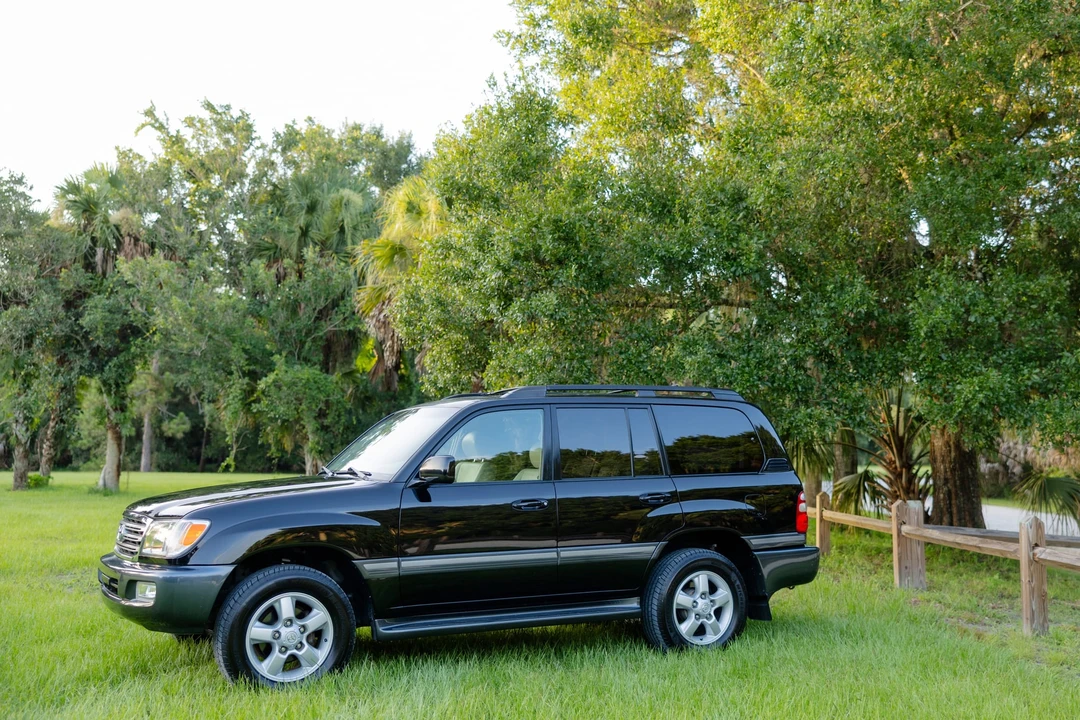 2005 Toyota J100 Land Cruiser - Image 10 of 31
