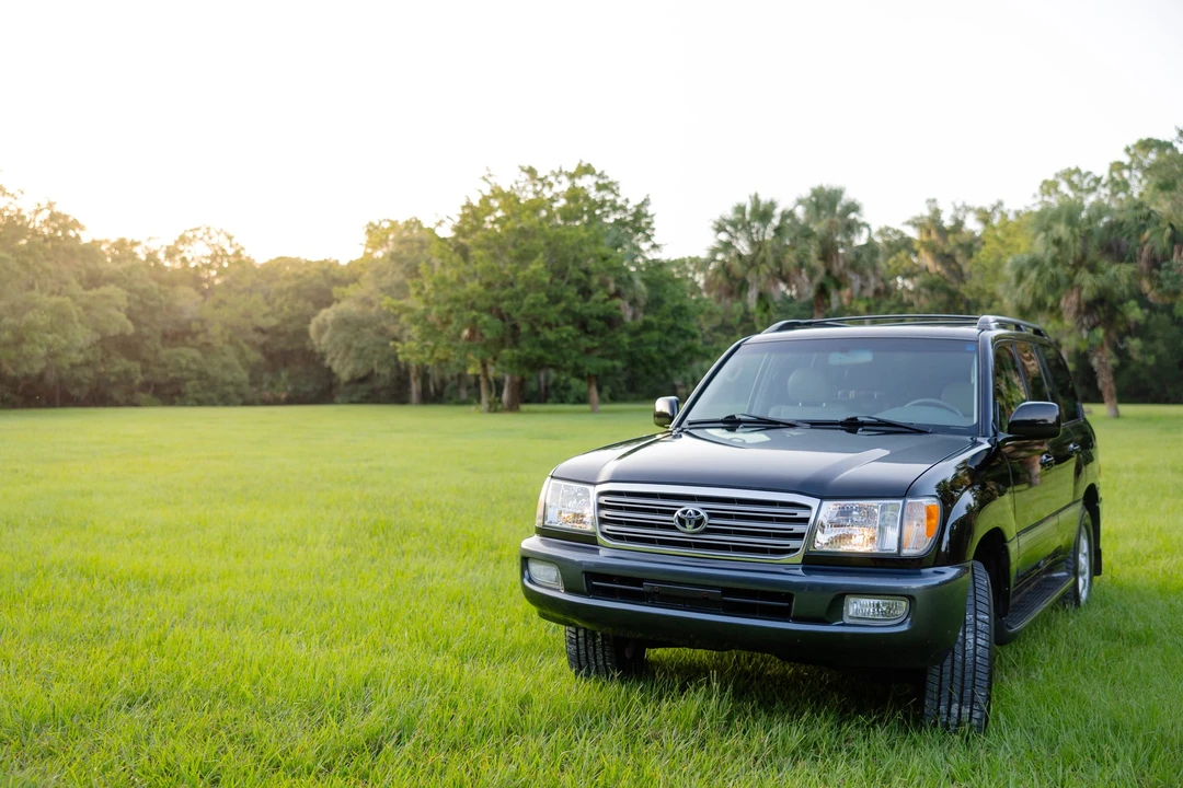 2005 Toyota J100 Land Cruiser - Image 2 of 31