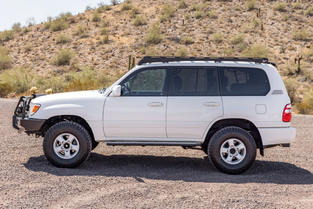 2005 Toyota J100 Land Cruiser - Image 8 of 31