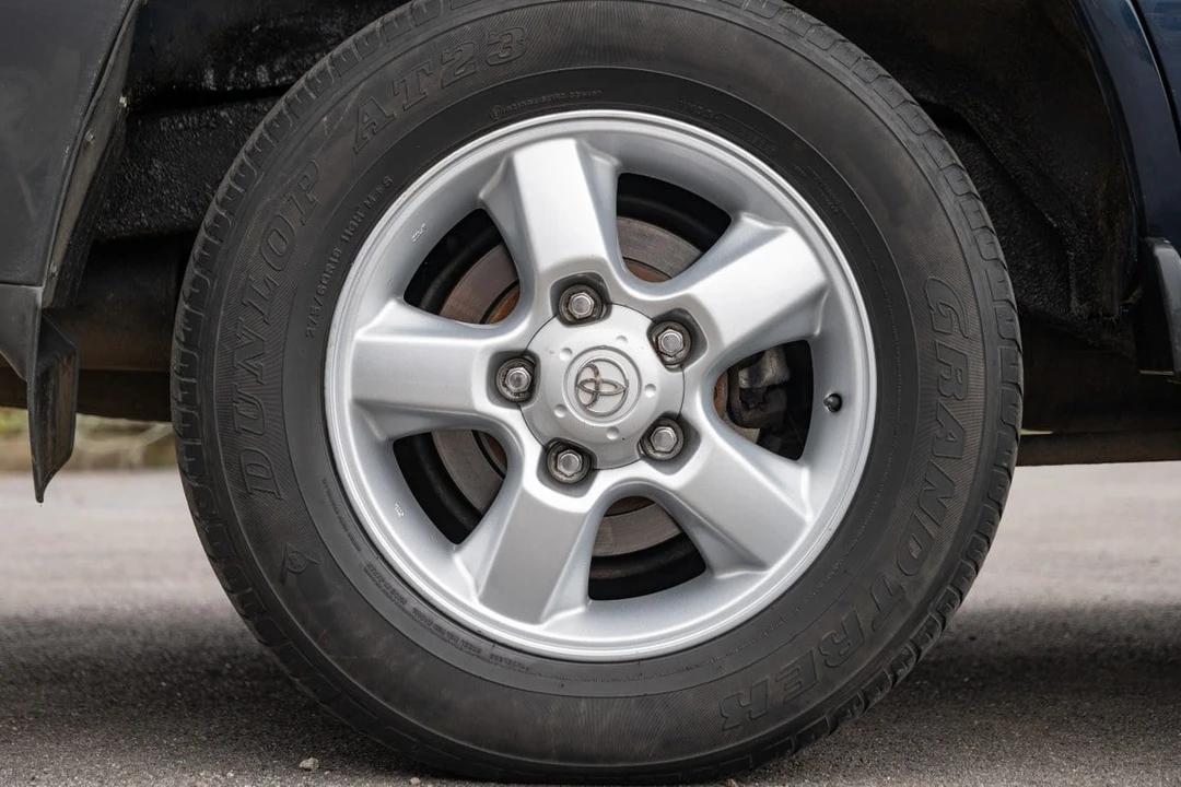 2005 Toyota J100 Land Cruiser - Image 30 of 30