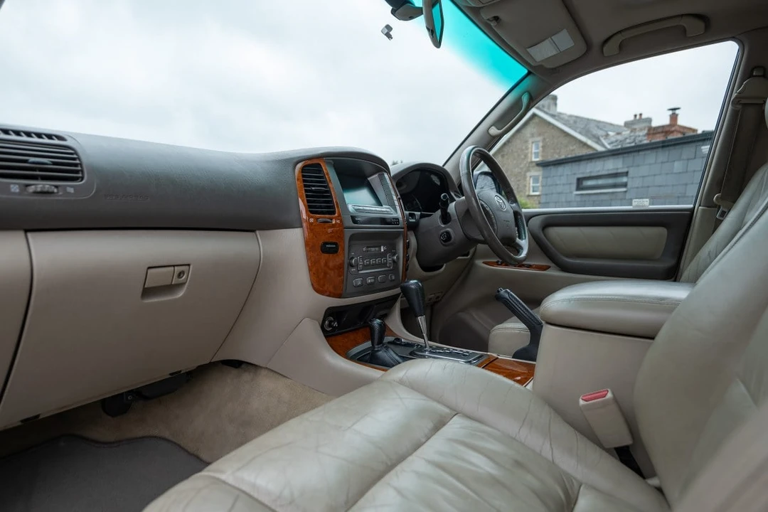 2005 Toyota J100 Land Cruiser - Image 26 of 30