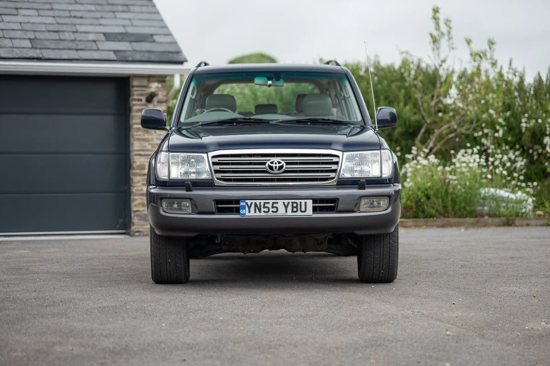 2005 Toyota J100 Land Cruiser - Image 5 of 30