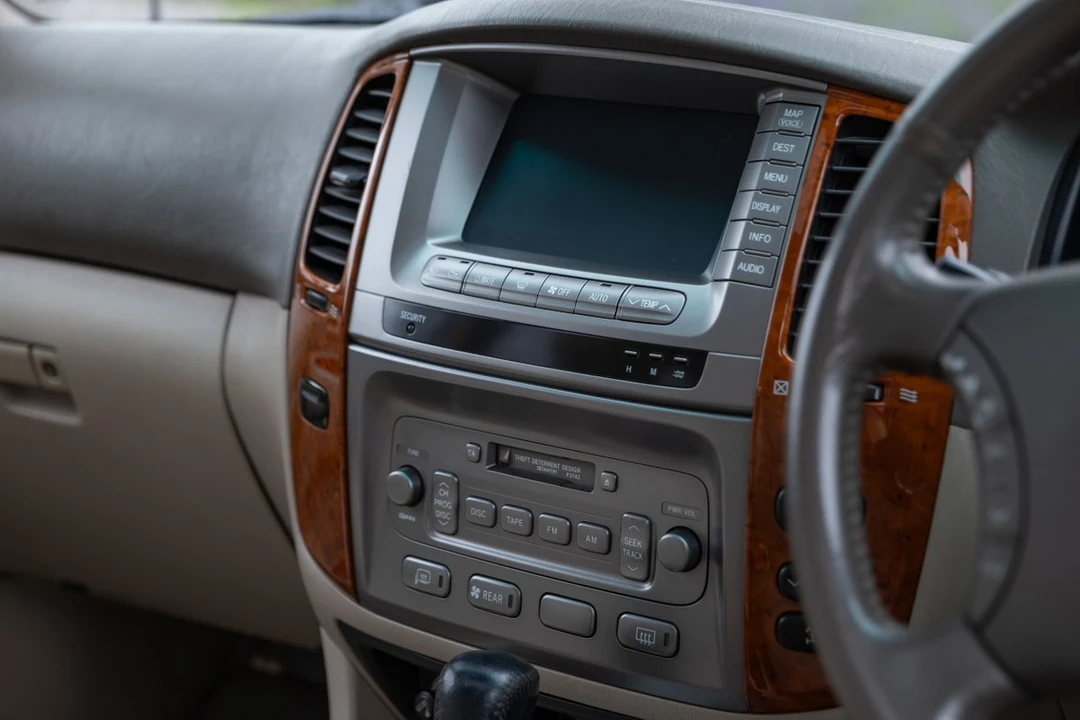 2005 Toyota J100 Land Cruiser - Image 20 of 30
