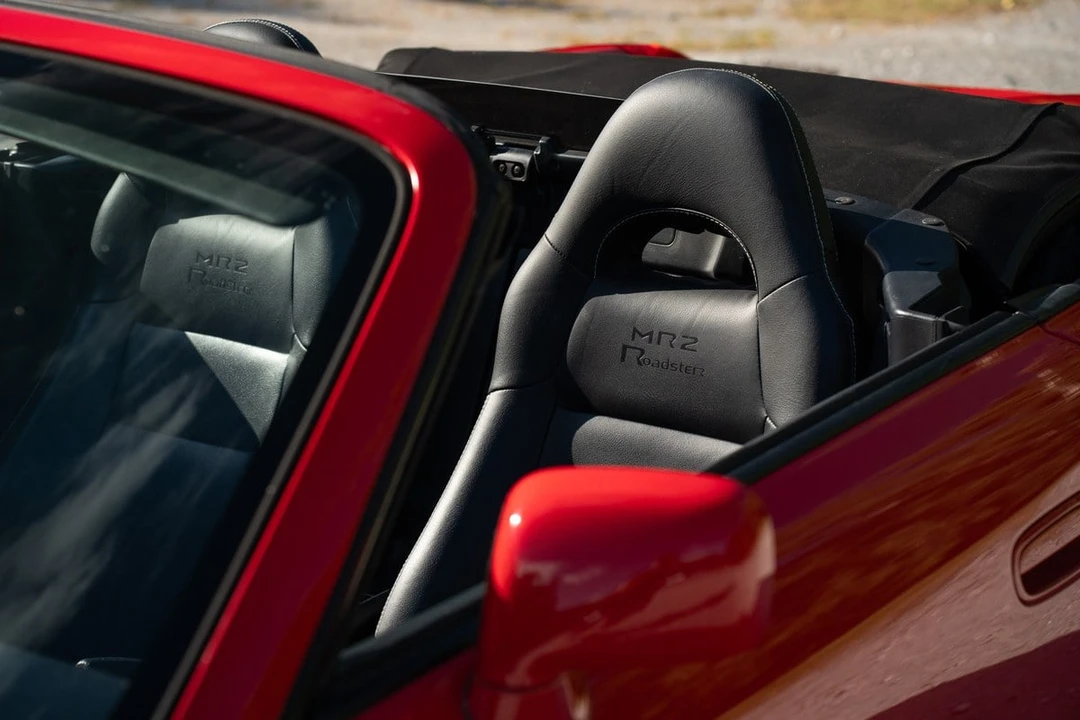 2005 Toyota MR2 Spyder/MR-S - Image 12 of 30