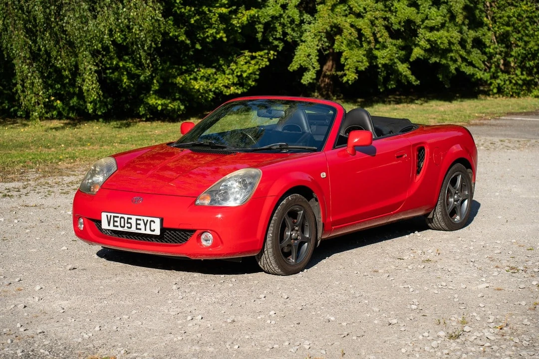 2005 Toyota MR2 Spyder/MR-S - Image 4 of 30