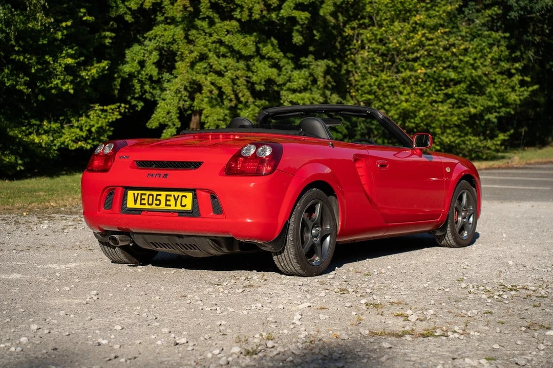 2005 Toyota MR2 Spyder/MR-S - Image 16 of 30