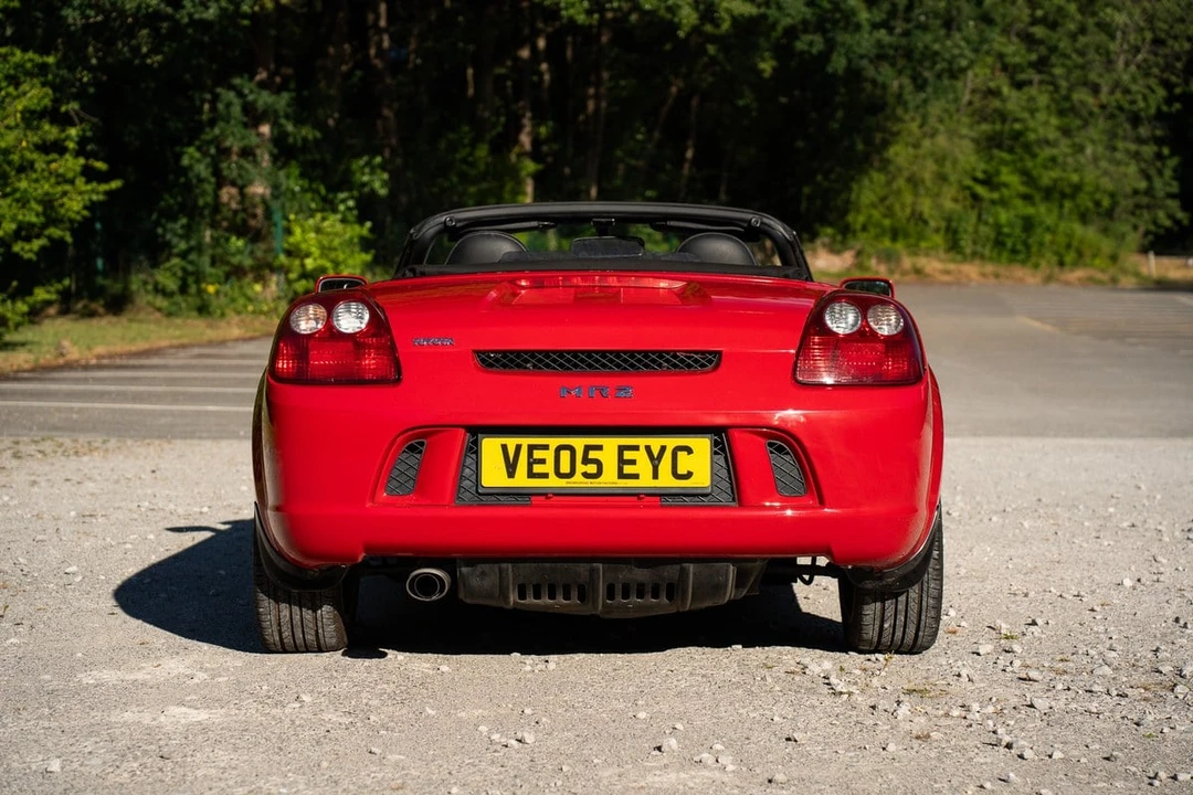 2005 Toyota MR2 Spyder/MR-S - Image 14 of 30