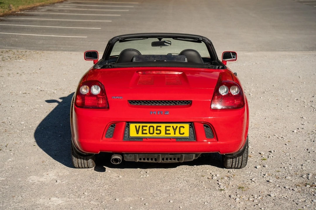 2005 Toyota MR2 Spyder/MR-S - Image 15 of 30