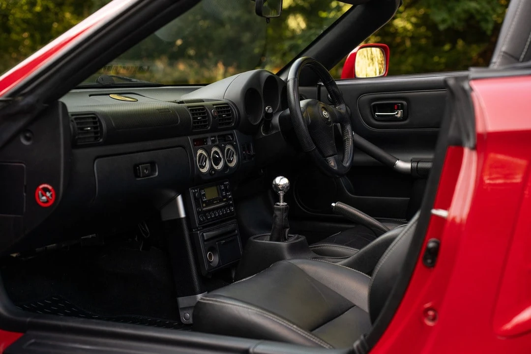 2005 Toyota MR2 Spyder/MR-S - Image 8 of 30