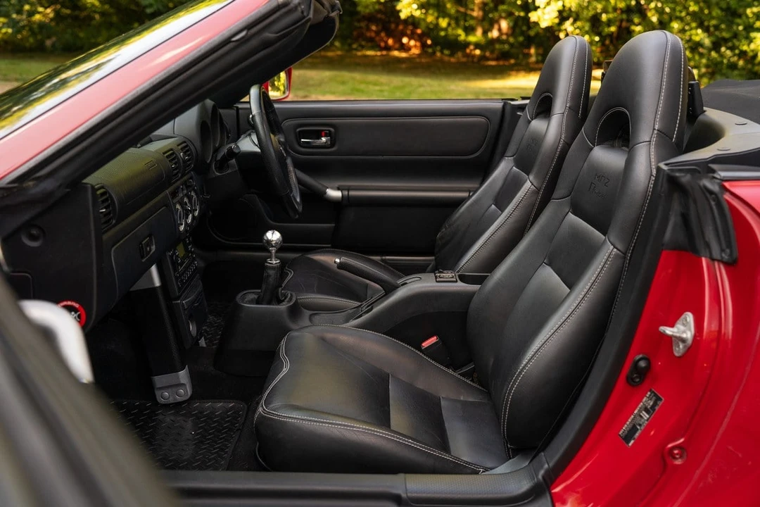 2005 Toyota MR2 Spyder/MR-S - Image 24 of 30