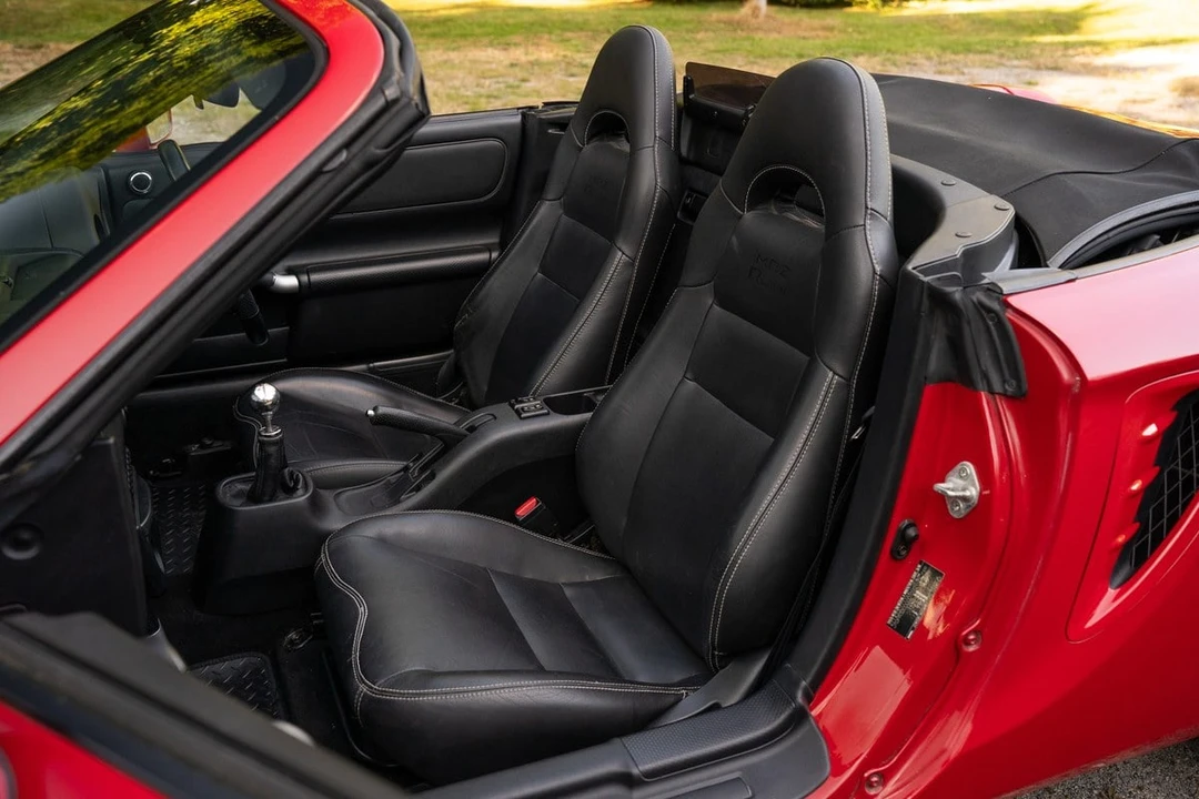 2005 Toyota MR2 Spyder/MR-S - Image 9 of 30